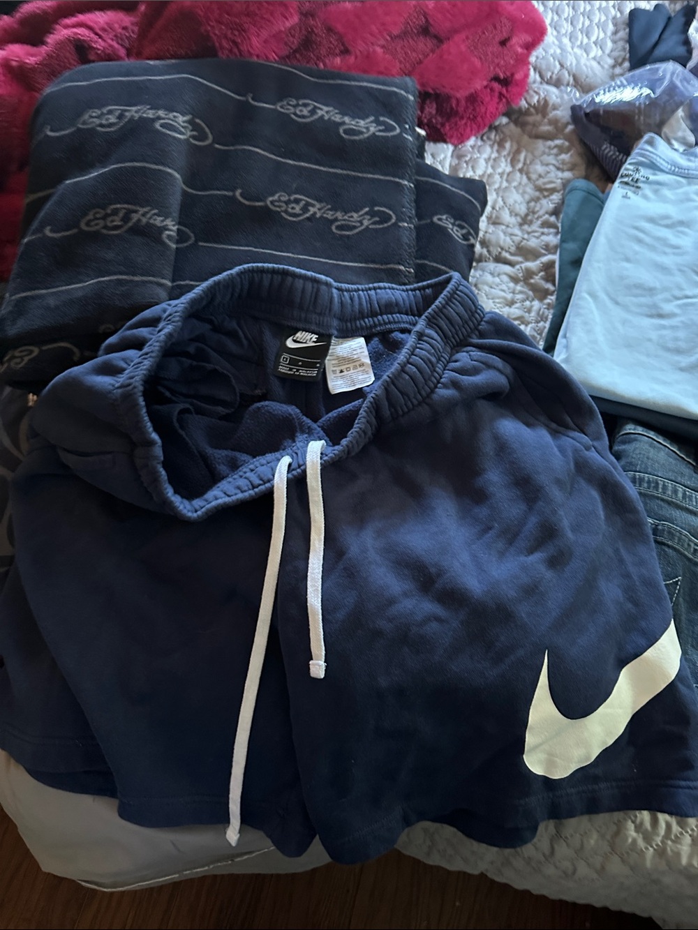 Nike Men’s Navy Performance Jogger Shorts with White Swoosh great condition!!
